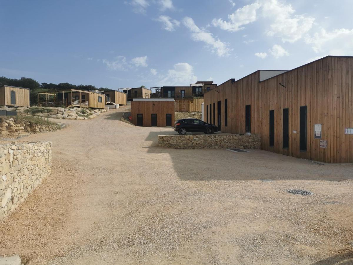 Camping Les Lodges Du Lagon Calvisson Exterior foto