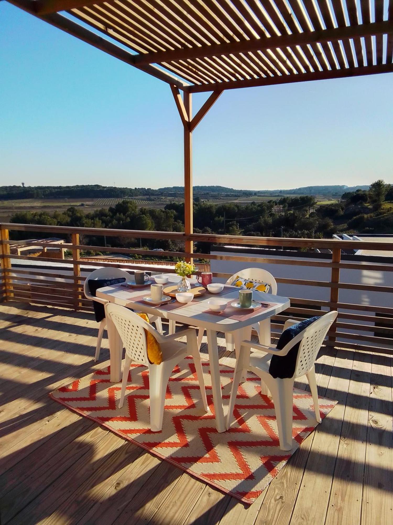 Camping Les Lodges Du Lagon Calvisson Exterior foto
