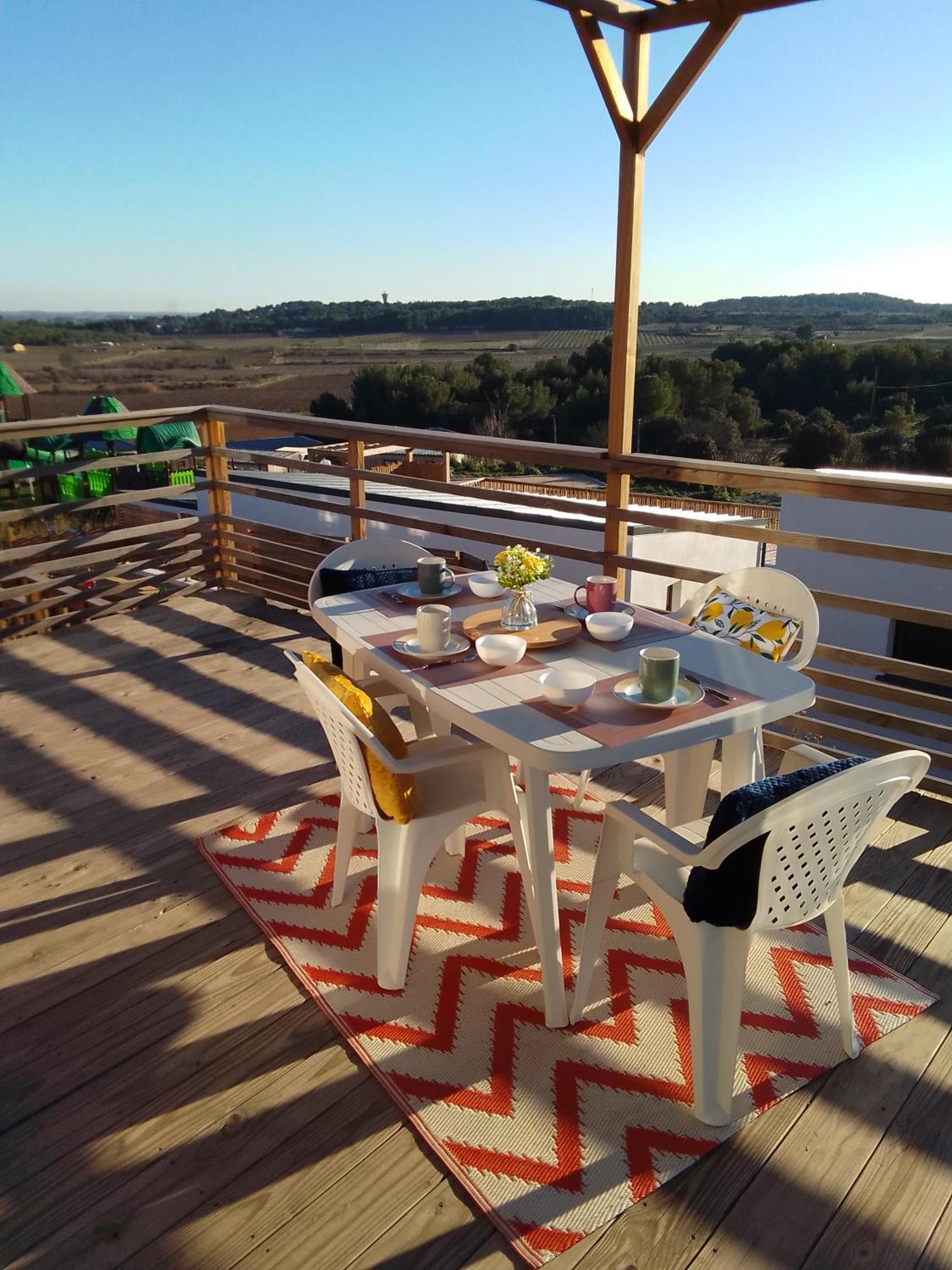 Camping Les Lodges Du Lagon Calvisson Exterior foto